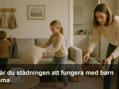 Förälder och barn gör en 10‑minuters plockrunda i ett ljust vardagsrum med korgar och timer.